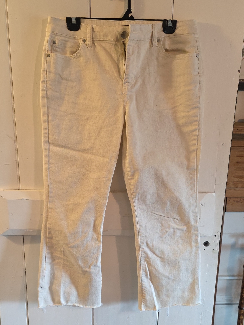d. jeans Cream Cropped Straight-Leg Jeans
